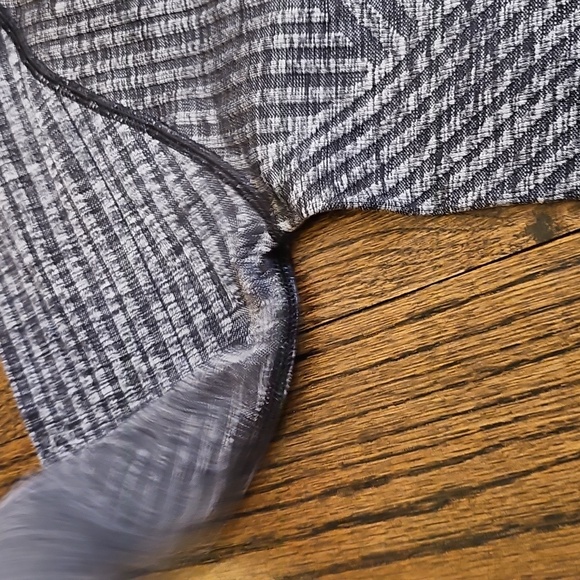 Lululemon Athletica Rest Less Pullover Black and Gray Patterned Long Sleeve Top - Picture 11 of 11